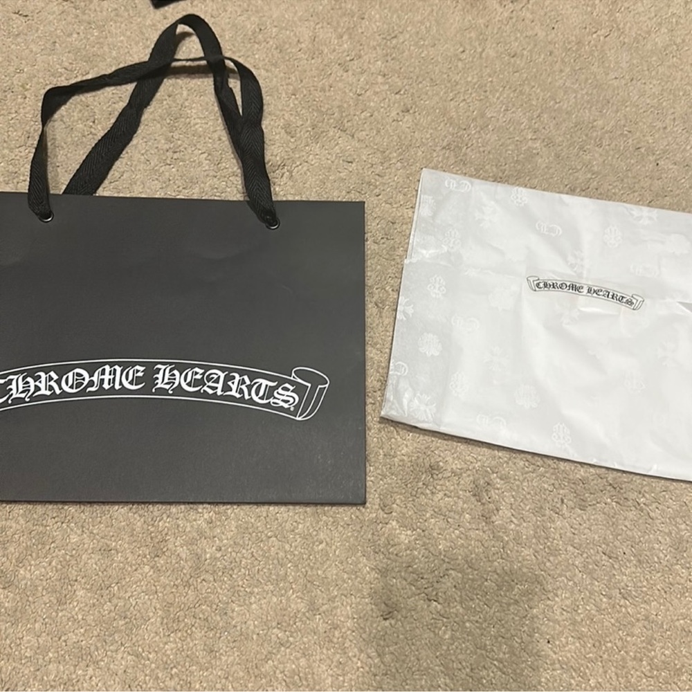 Chrome heart gift bag. 🎁🎁🎁🎁🎁🎁🎁🎊🎊🎊🎊🎉🎉🎉🎉